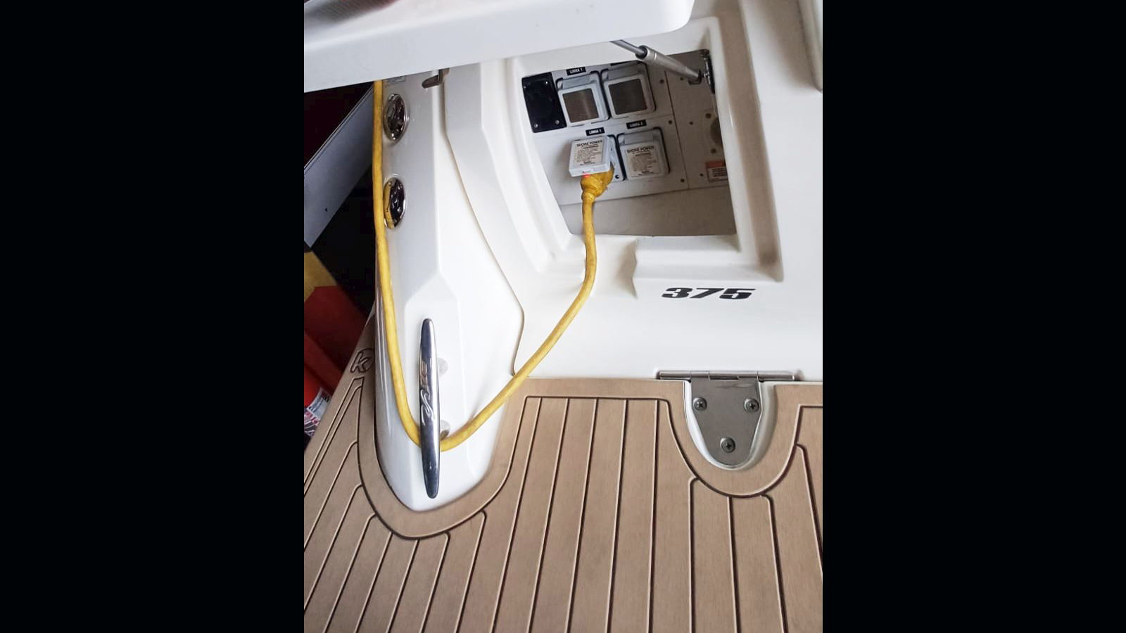 Sea Ray Sundancer 375 2013 www.mareconsult.com.br (15)