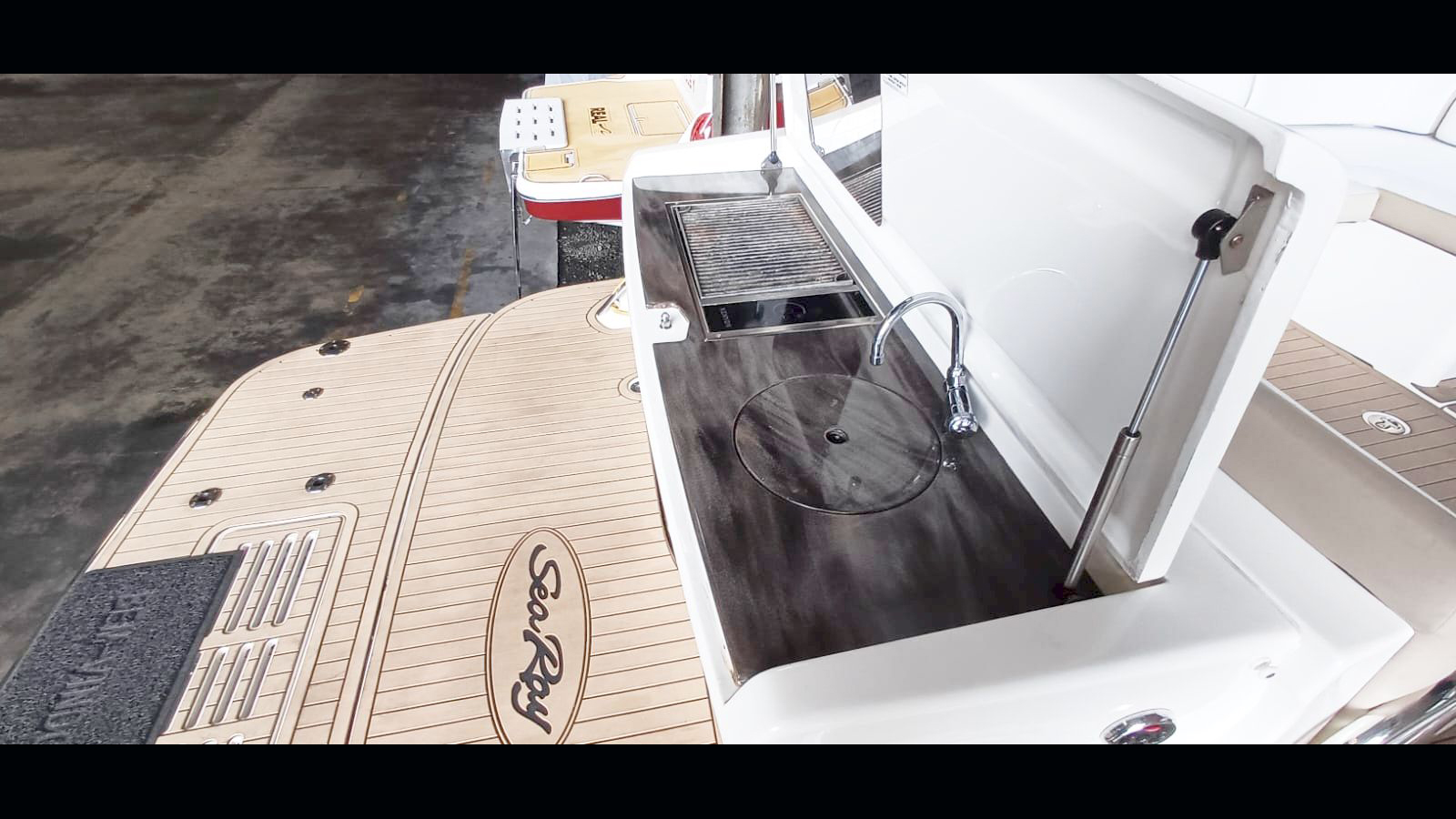 Sea Ray Sundancer 375 2013 www.mareconsult.com.br (17)