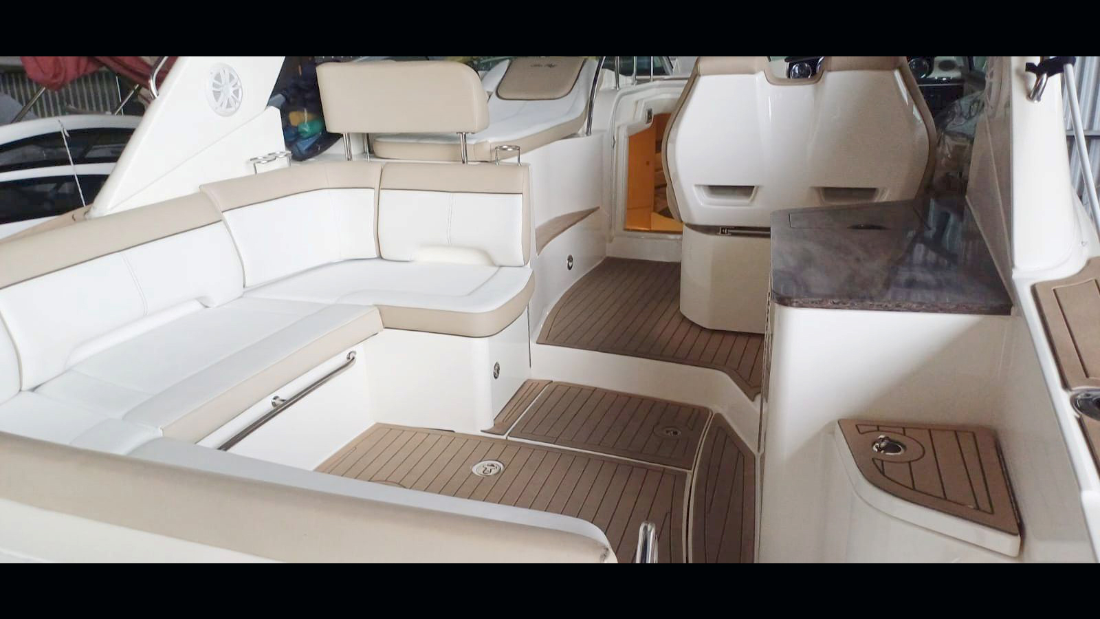 Sea Ray Sundancer 375 2013 www.mareconsult.com.br (18)