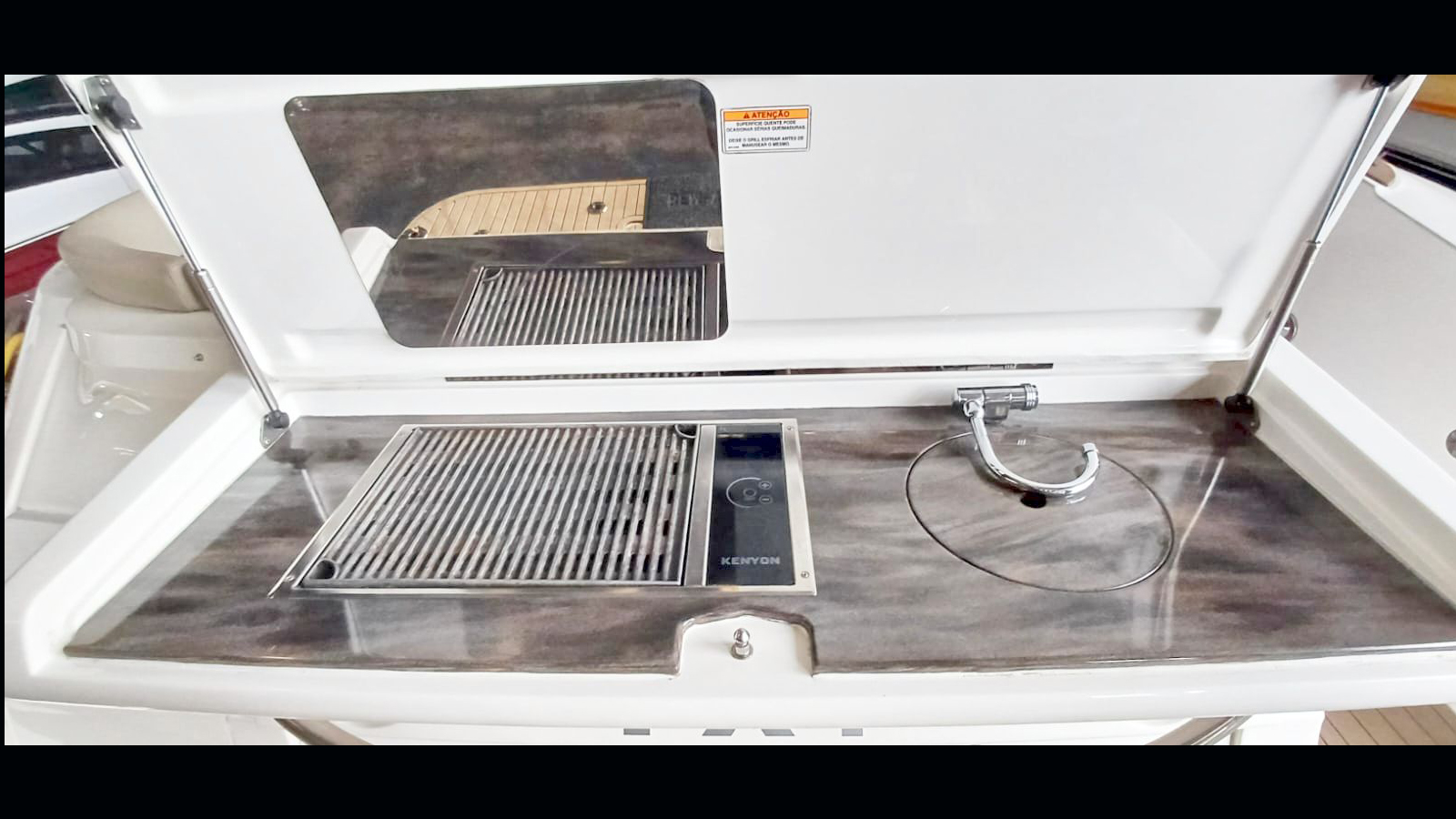 Sea Ray Sundancer 375 2013 www.mareconsult.com.br (19)