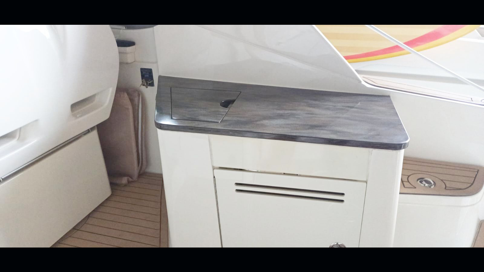 Sea Ray Sundancer 375 2013 www.mareconsult.com.br (27)