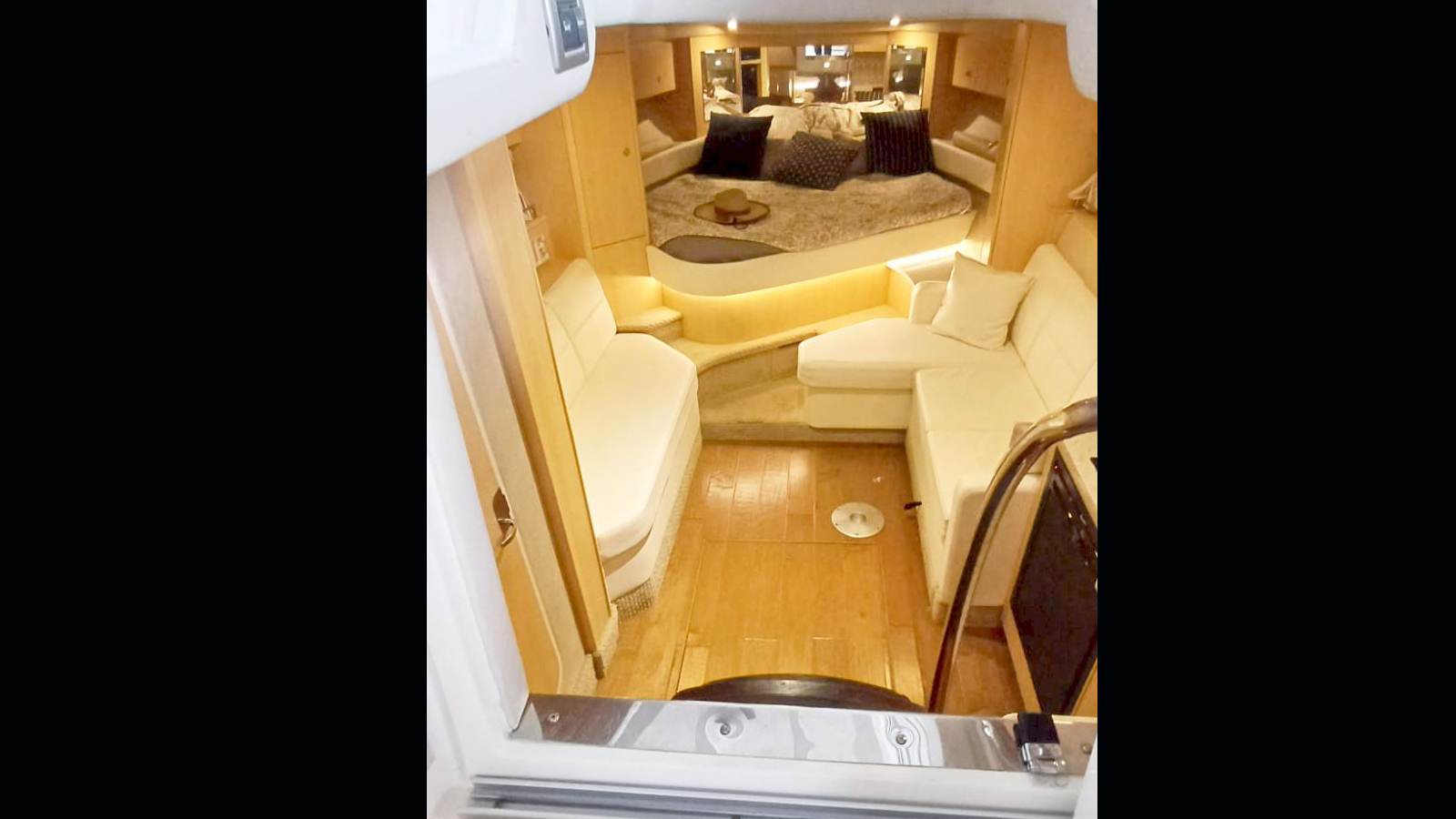 Sea Ray Sundancer 375 2013 www.mareconsult.com.br (38)