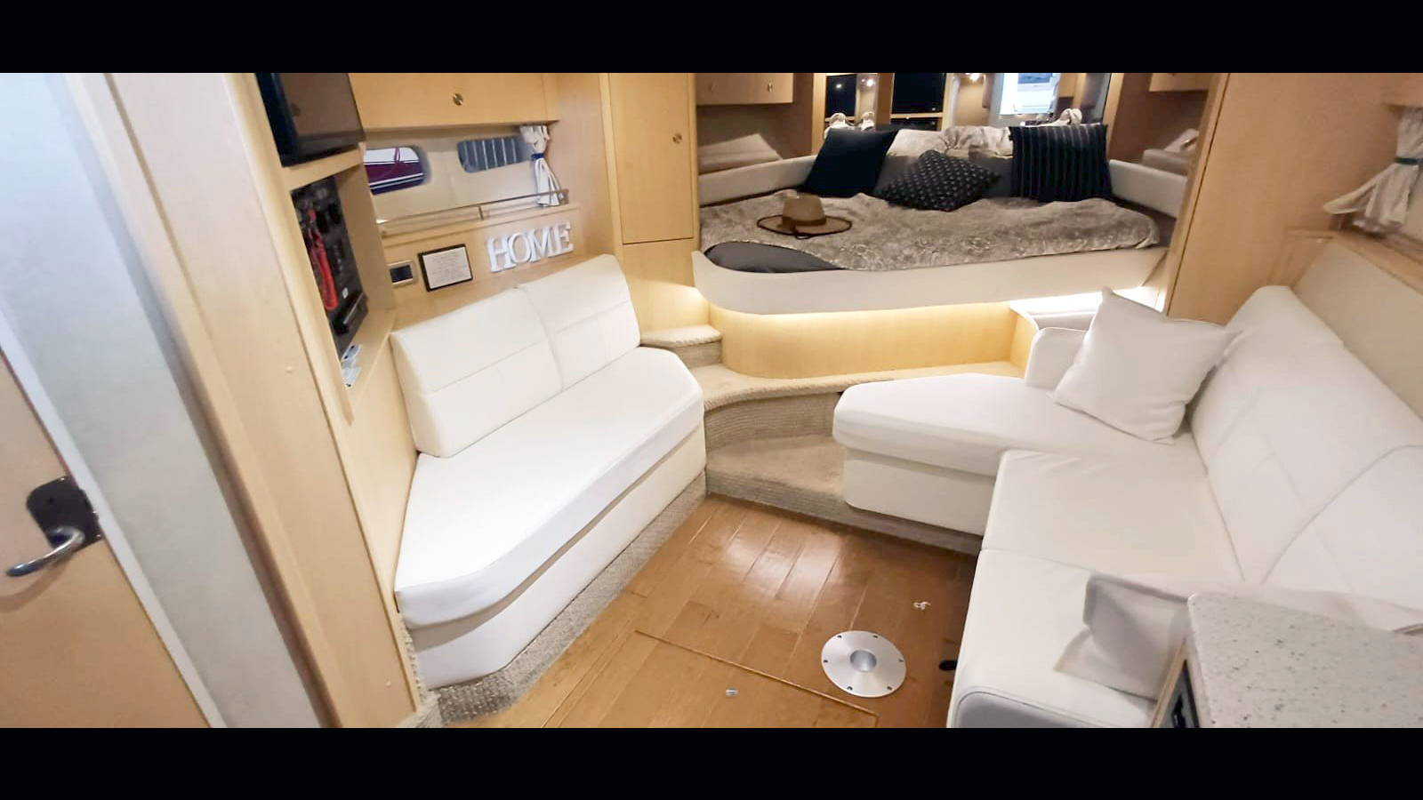 Sea Ray Sundancer 375 2013 www.mareconsult.com.br (39)