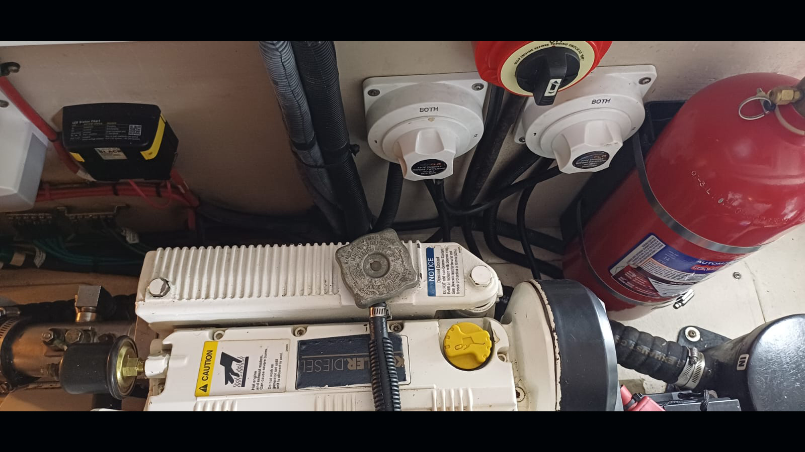 Sea Ray Sundancer 375 2013 www.mareconsult.com.br (49)