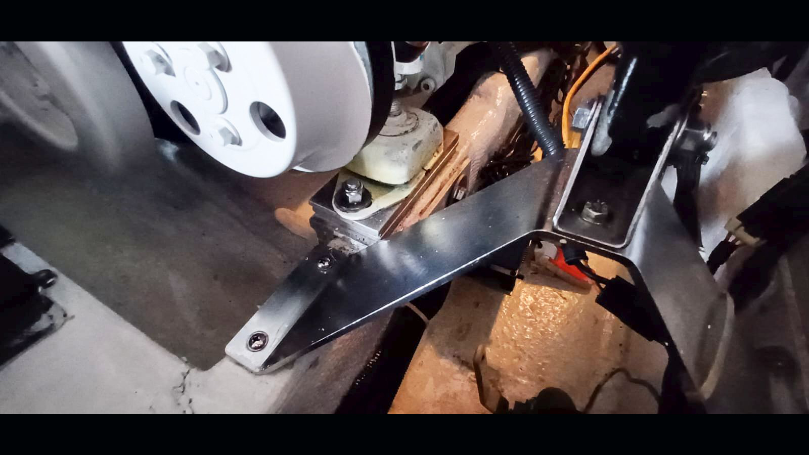 Sea Ray Sundancer 375 2013 www.mareconsult.com.br (56)