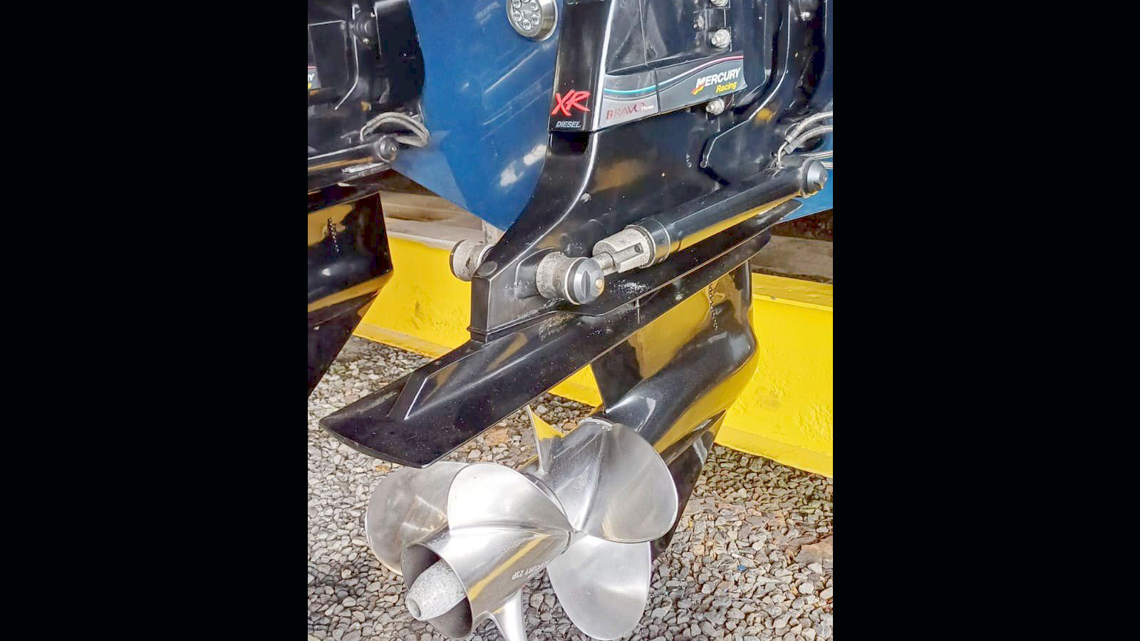 Sea Ray Sundancer 375 2013 www.mareconsult.com.br (61)