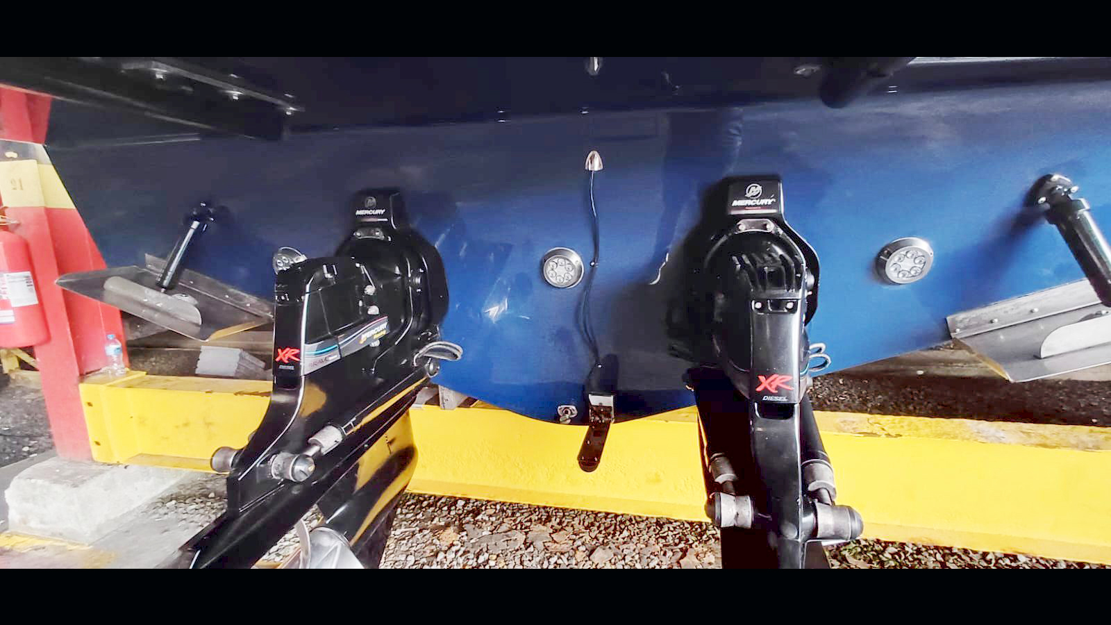 Sea Ray Sundancer 375 2013 www.mareconsult.com.br (64)