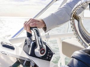 Boston Whaler 365 Conquest www.mareconsult.com.br (10)