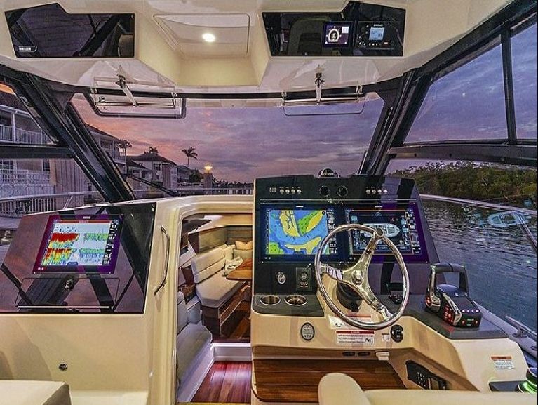 Boston Whaler 365 Conquest www.mareconsult.com.br (14)