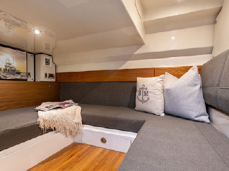 Boston Whaler 365 Conquest www.mareconsult.com.br (16)