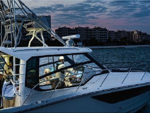 Boston Whaler 365 Conquest www.mareconsult.com.br (5)