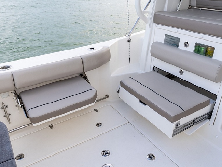 Boston Whaler 365 Conquest www.mareconsult.com.br (9)