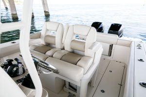 Boston Whaler Outrage 280 www.mareconsult.com.br (3)