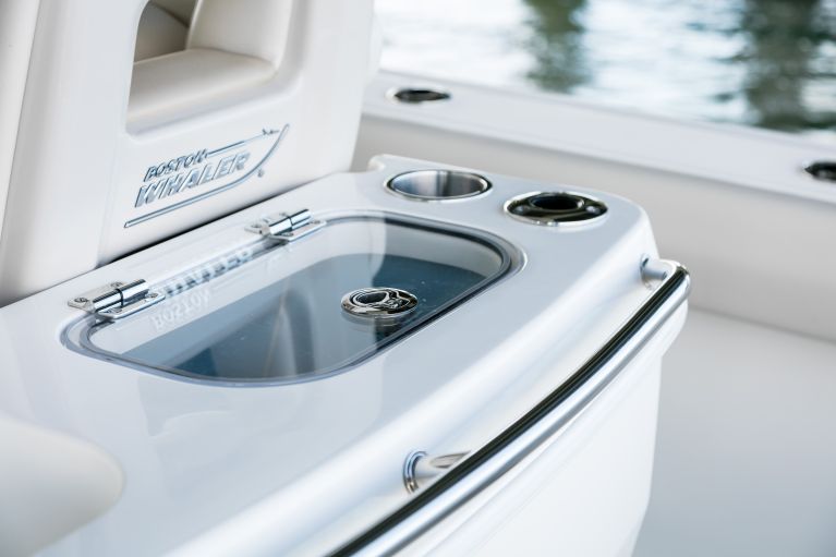 Boston Whaler Outrage 280 www.mareconsult.com.br (4)