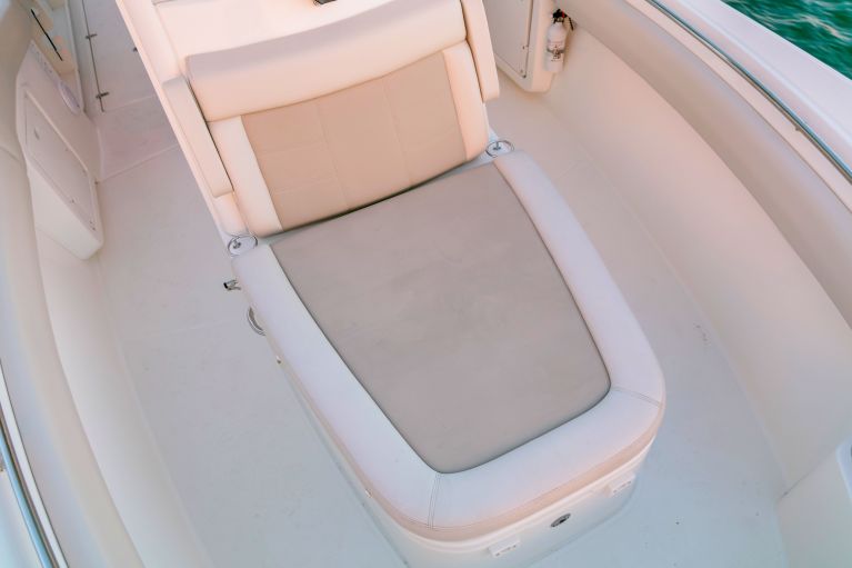 Boston Whaler Outrage 280 www.mareconsult.com.br (5)