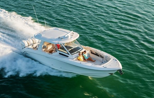 BOSTON WHALER REALM 350