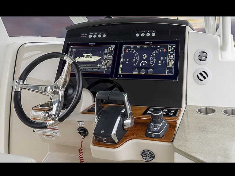 Boston Whaler Realm 3502 www.mareconsult.com.br (23)a