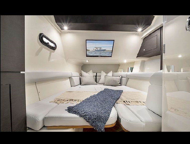 Boston Whaler Realm 3502 www.mareconsult.com.br (30)a