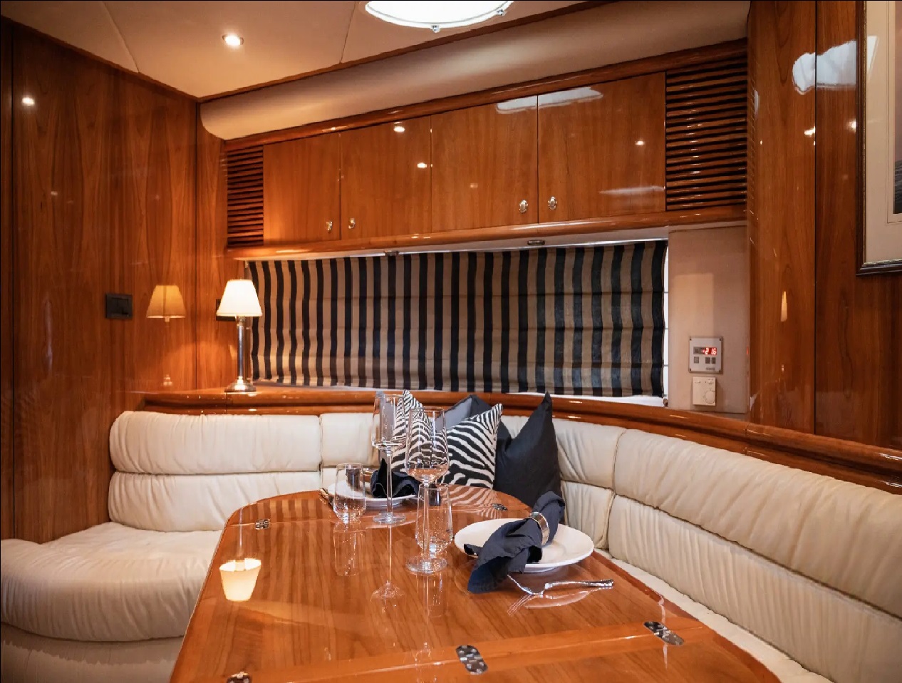 Sunseeker Predator 58 1999 www.mareconsult.com.br (11)