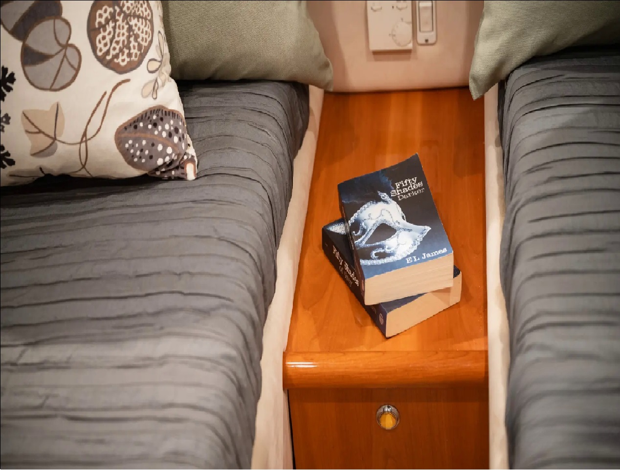 Sunseeker Predator 58 1999 www.mareconsult.com.br (13)