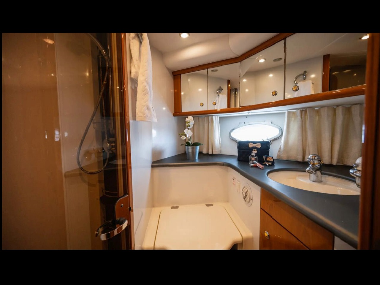 Sunseeker Predator 58 1999 www.mareconsult.com.br (16)