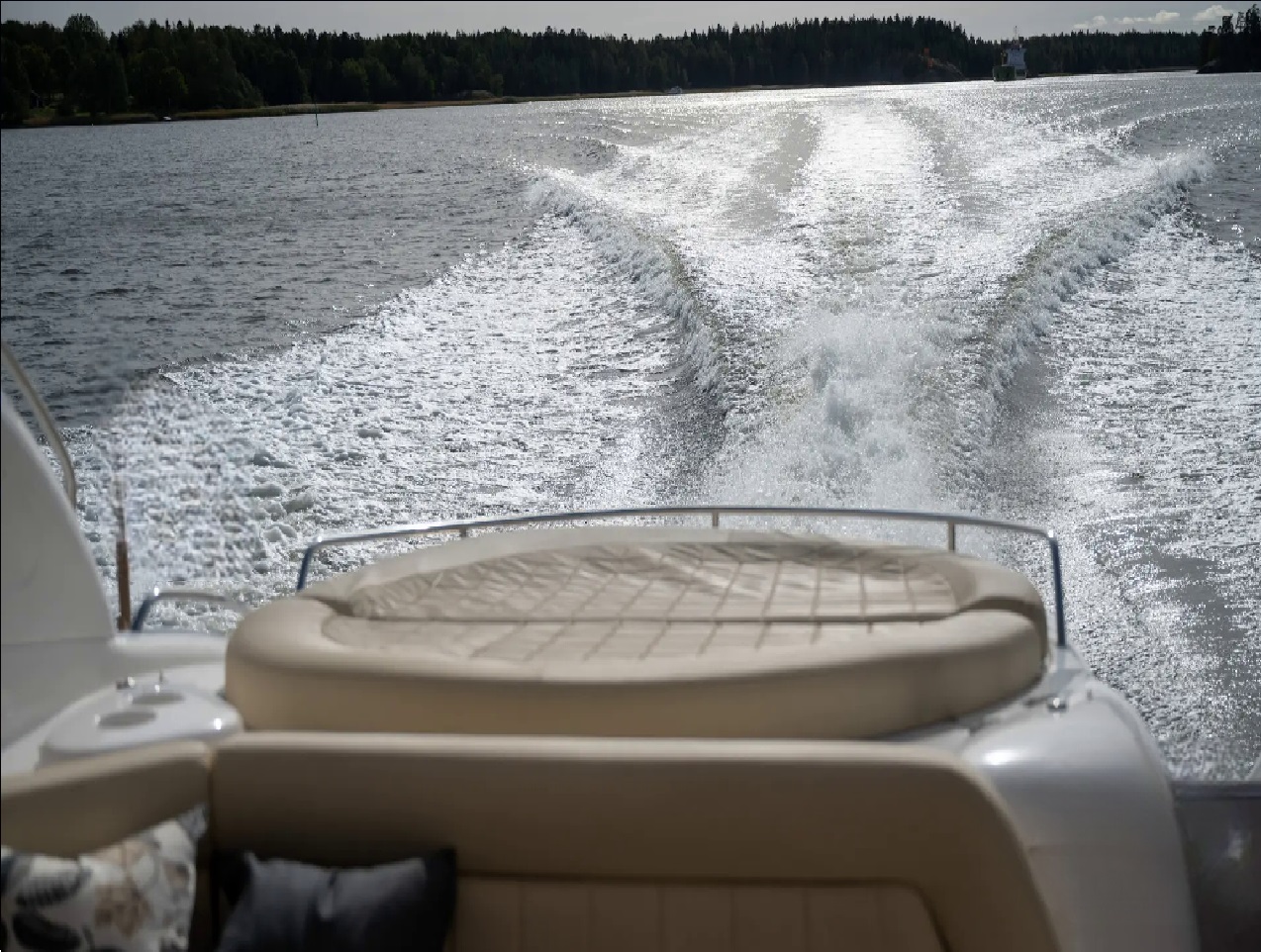 Sunseeker Predator 58 1999 www.mareconsult.com.br (4)