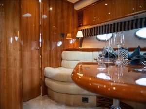 Sunseeker Predator 58 1999 www.mareconsult.com.br (9)