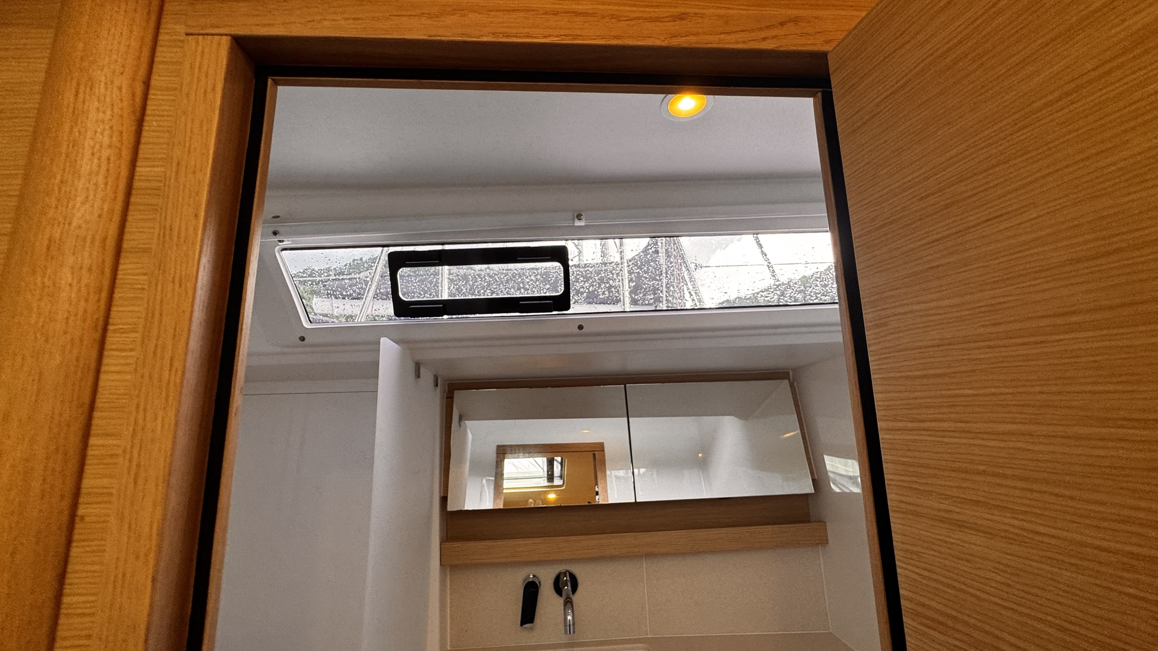 Dufour 470 2024 para charter www.mareconsult.com.br (13)