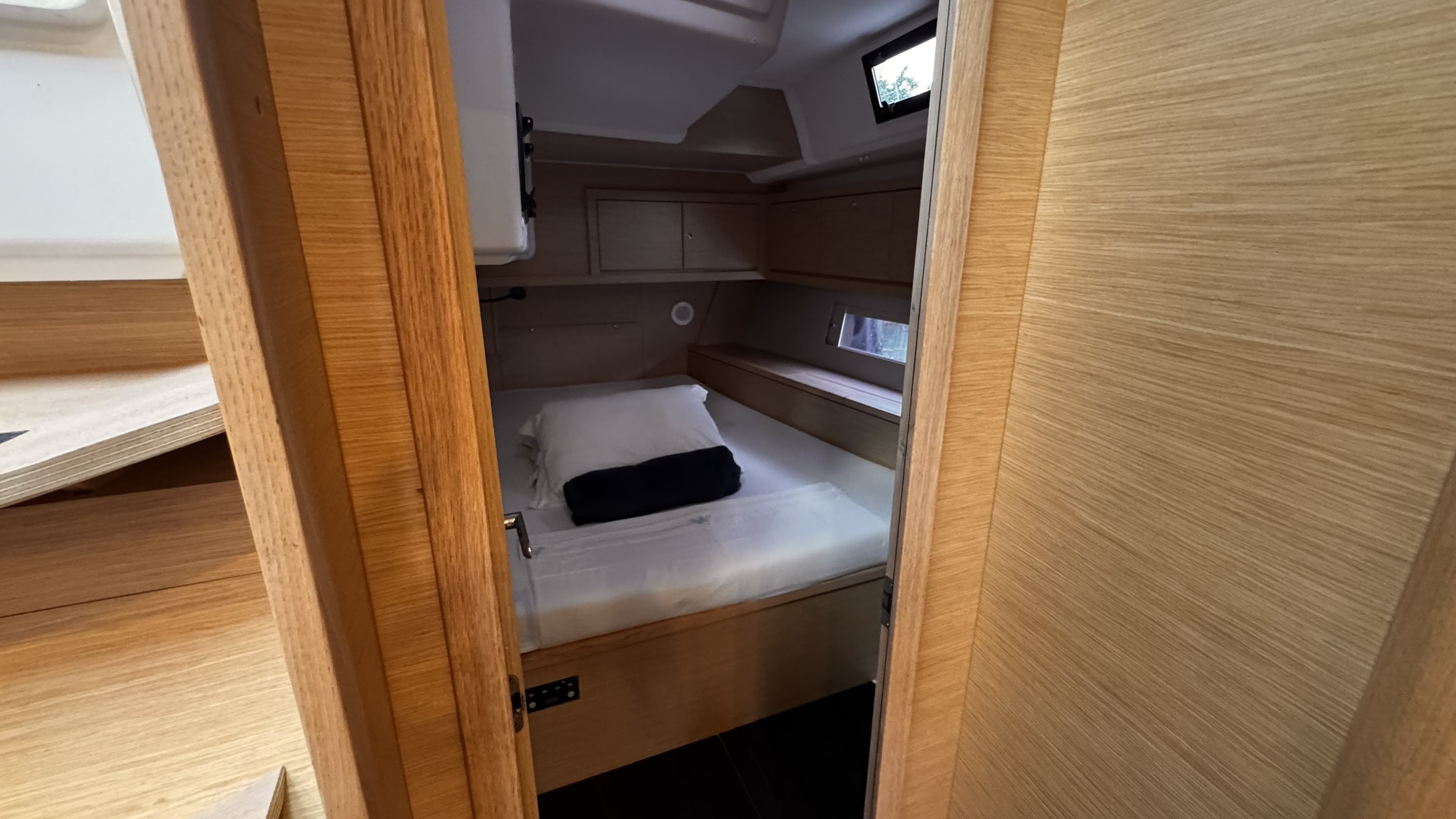 Dufour 470 2024 para charter www.mareconsult.com.br (14)