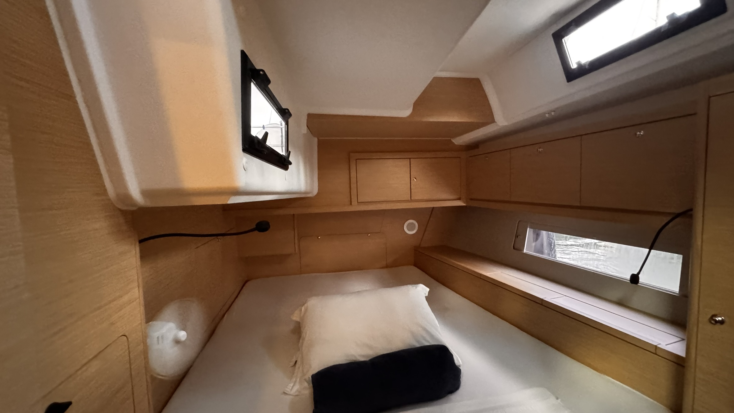 Dufour 470 2024 para charter www.mareconsult.com.br (15)