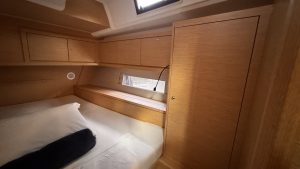 Dufour 470 2024 para charter www.mareconsult.com.br (16)