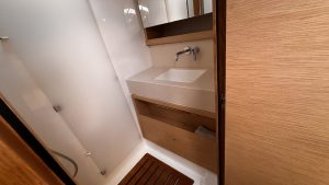 Dufour 470 2024 para charter www.mareconsult.com.br (24)