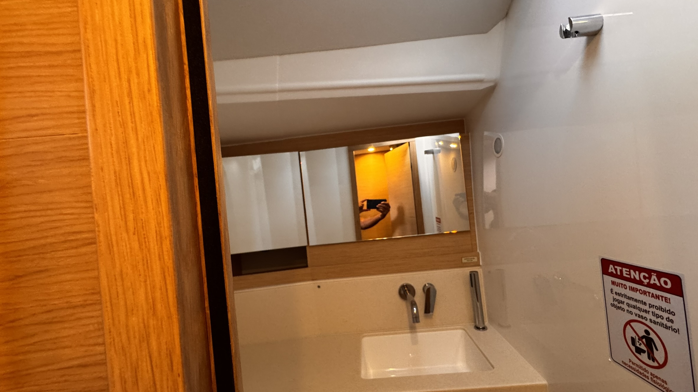 Dufour 470 2024 para charter www.mareconsult.com.br (26)