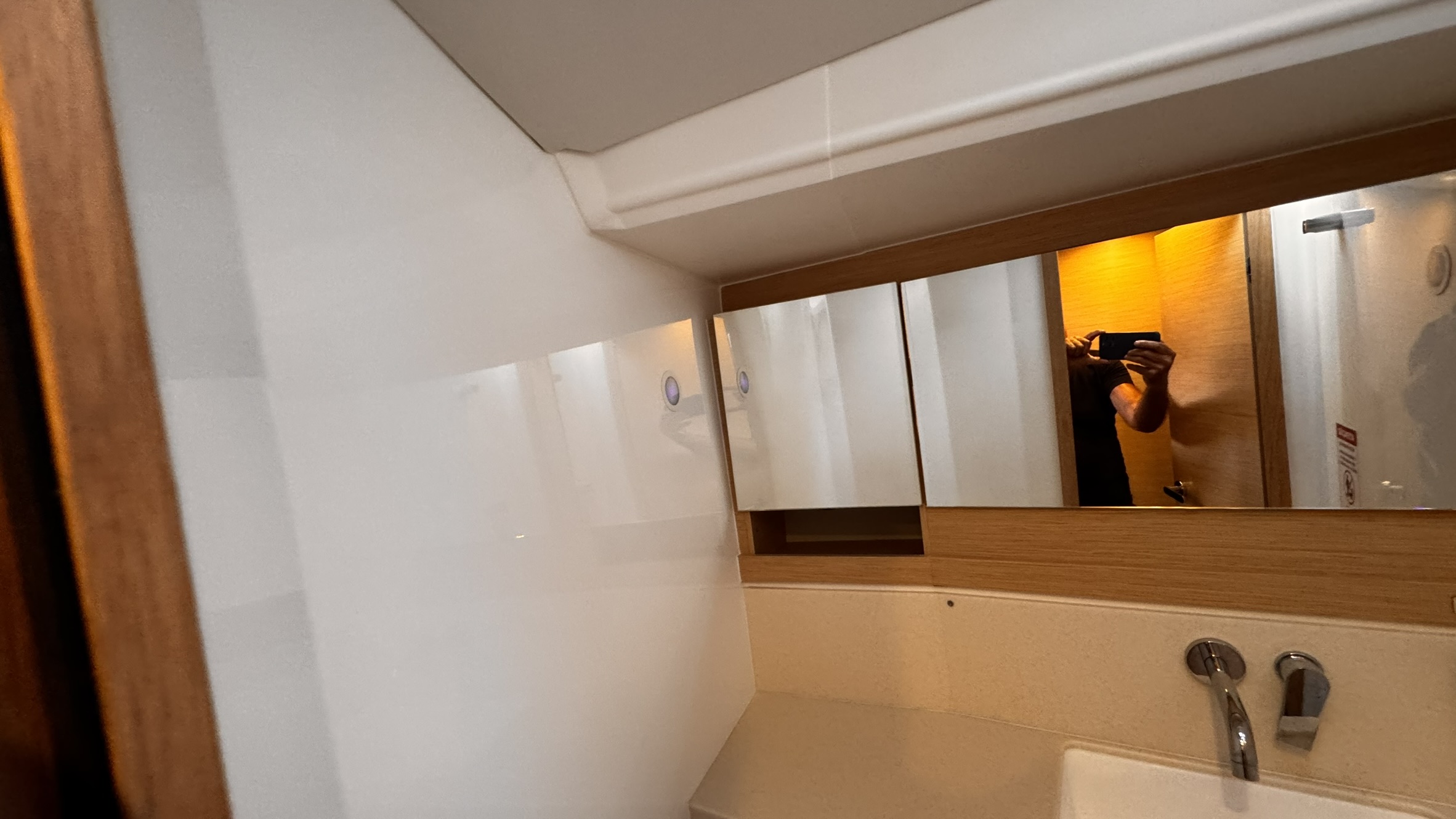 Dufour 470 2024 para charter www.mareconsult.com.br (28)