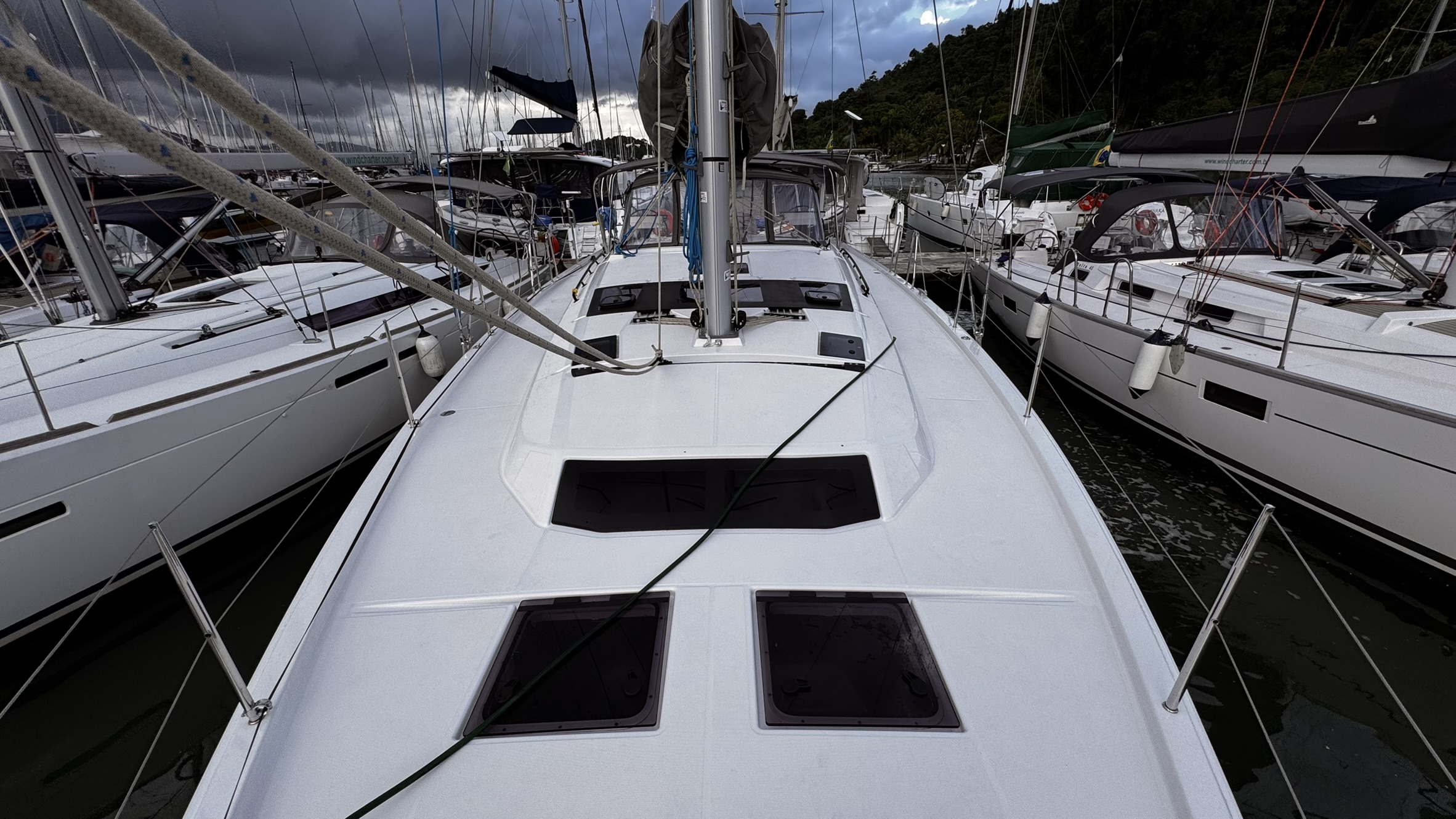 Dufour 470 2024 para charter www.mareconsult.com.br (36)