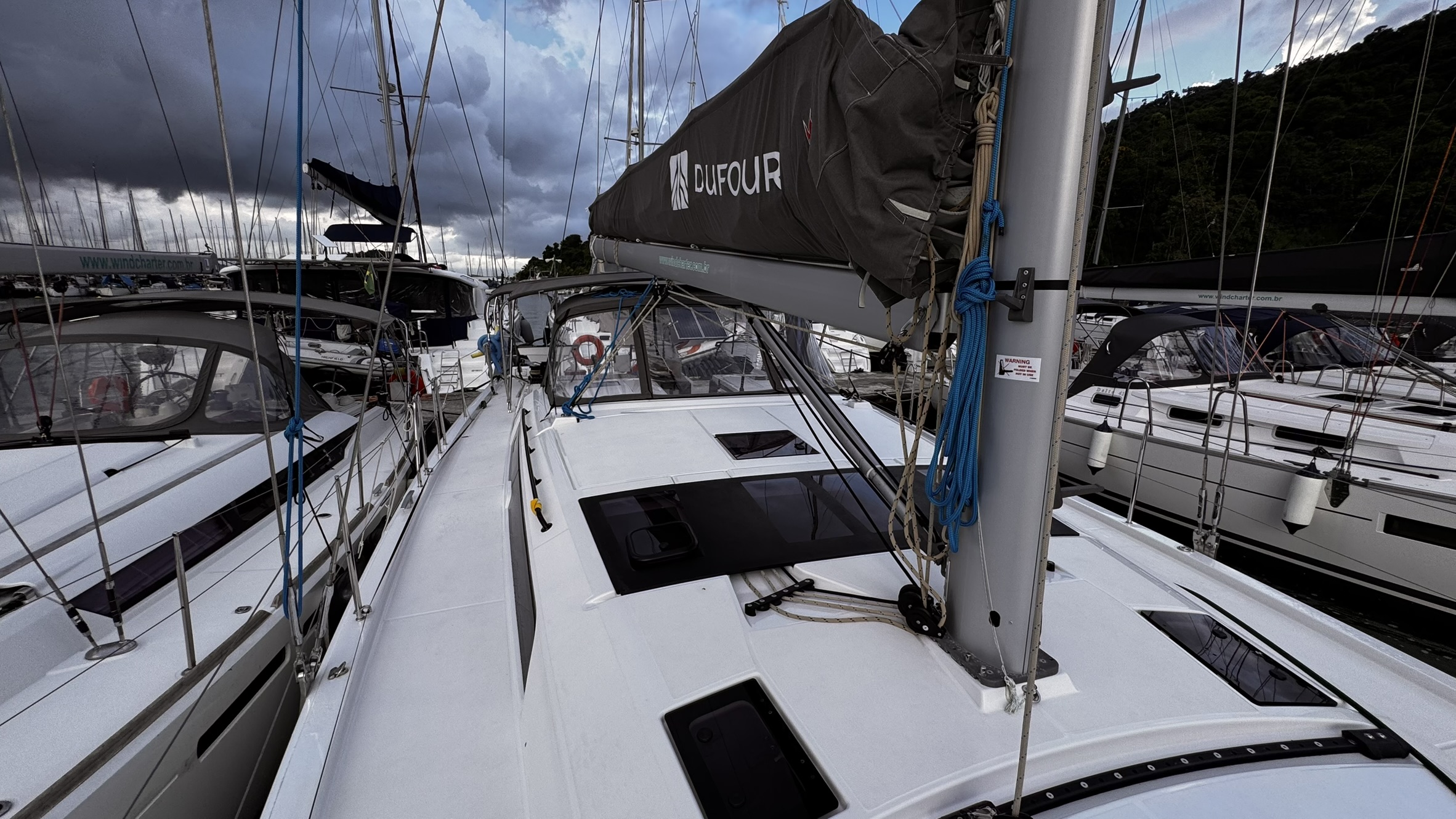 Dufour 470 2024 para charter www.mareconsult.com.br (40)