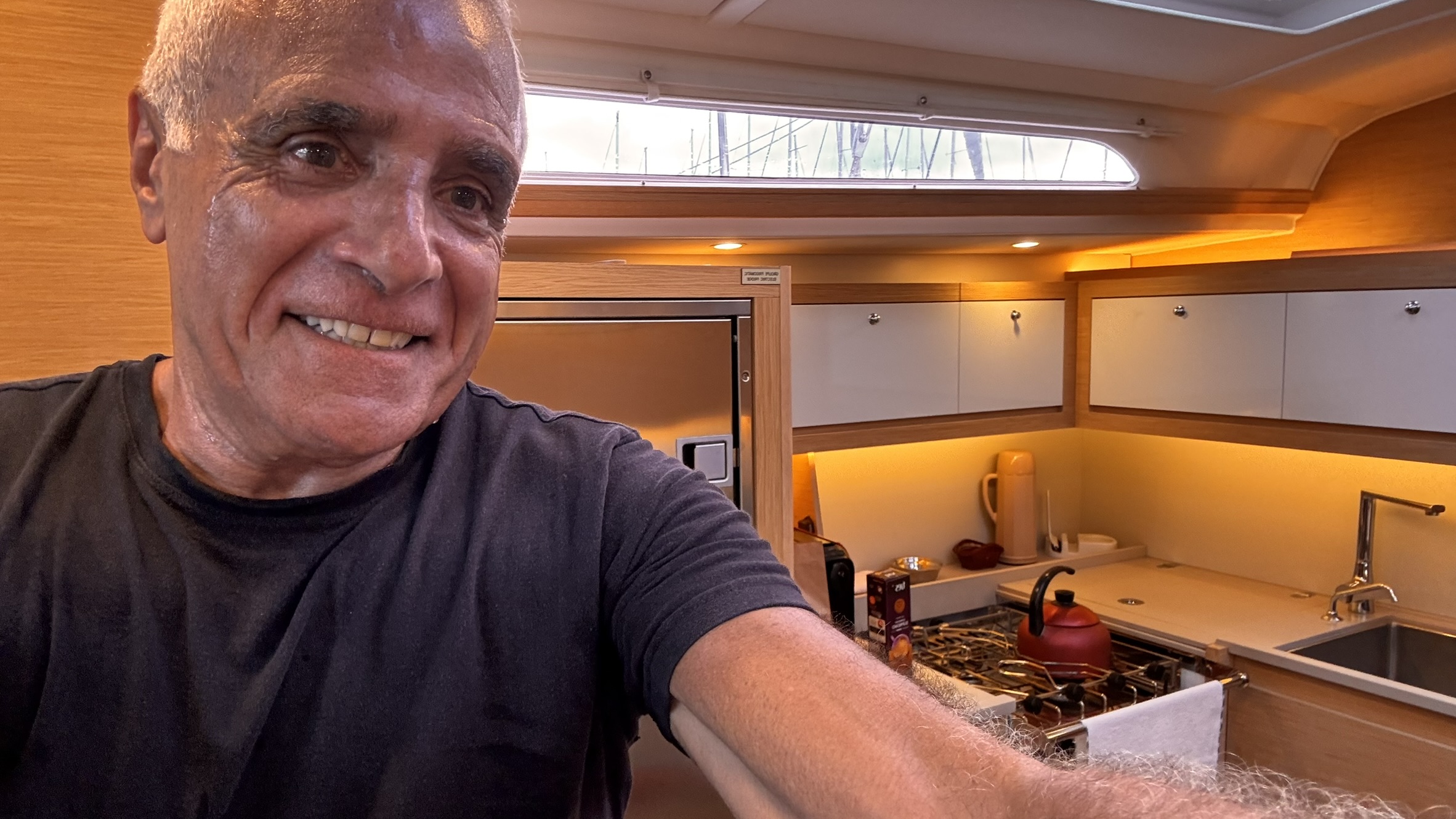 Dufour 470 2024 para charter www.mareconsult.com.br (46)