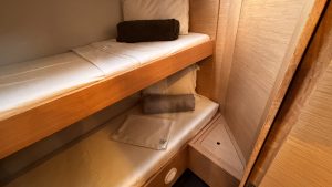 Dufour 470 2024 para charter www.mareconsult.com.br (7)