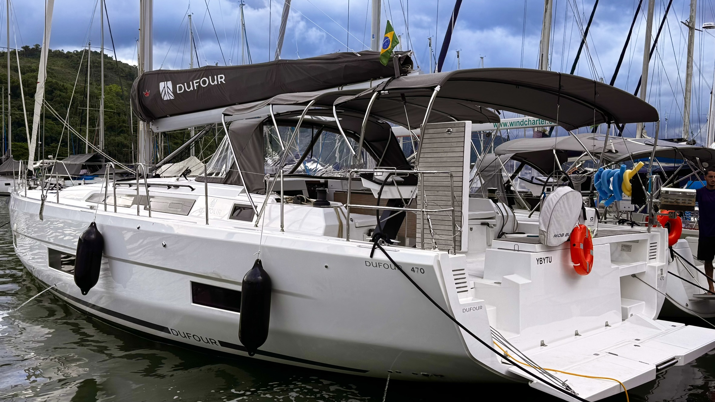 Dufour 470 2024 para charter www.mareconsult.com.br (42)b