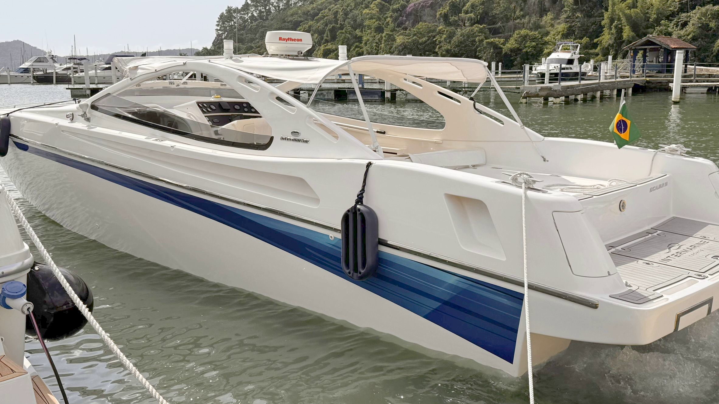 Intermarine Excalibur 39 2000 www.mareconsult.com (0)