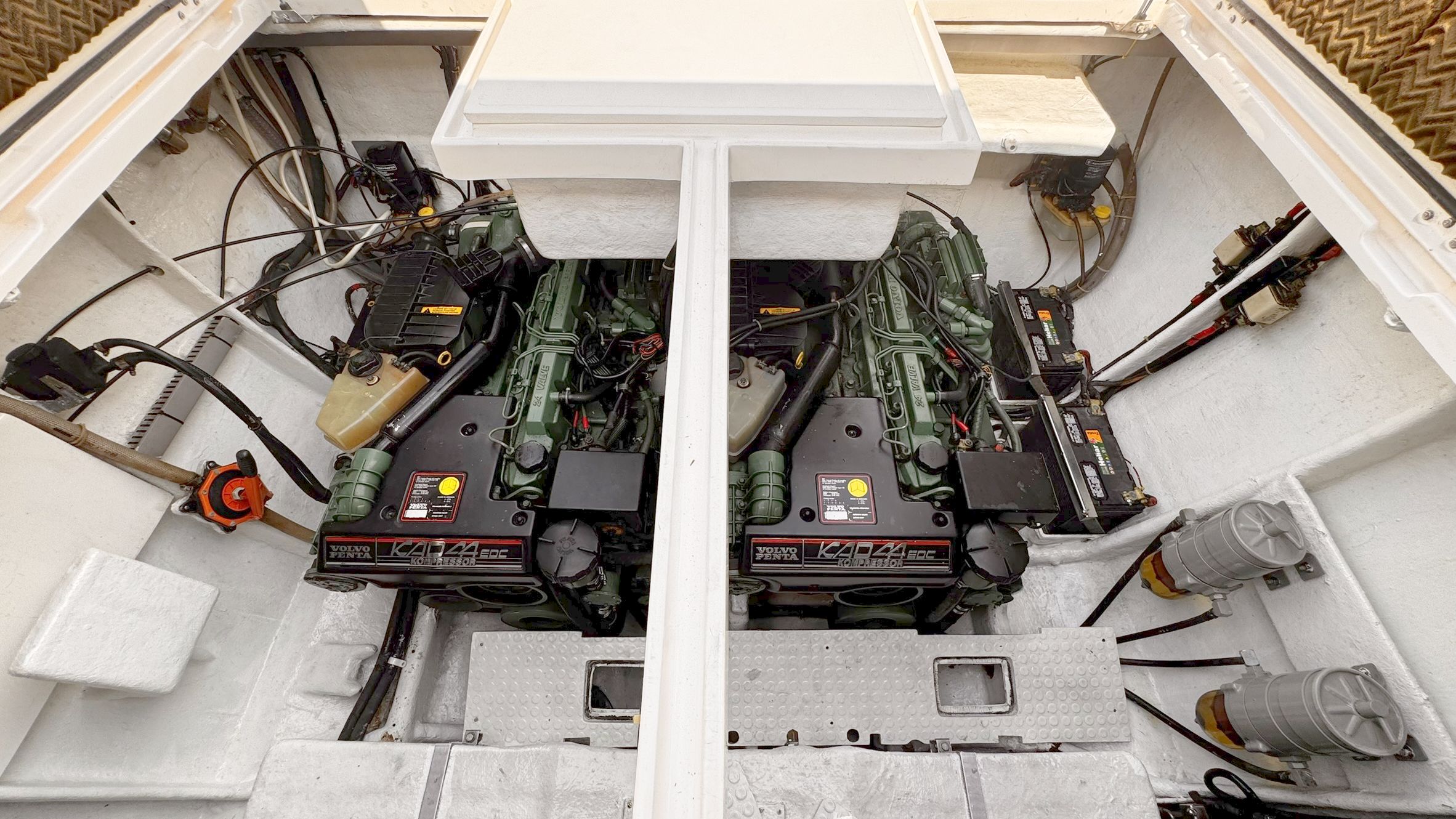 Intermarine Excalibur 39 2000 www.mareconsult.com (14)