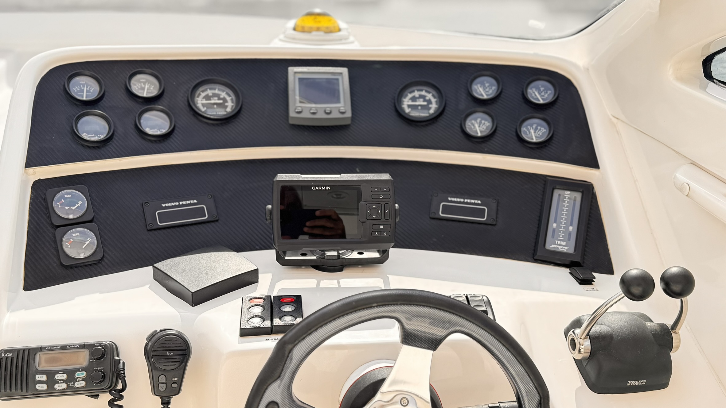 Intermarine Excalibur 39 2000 www.mareconsult.com (6)a