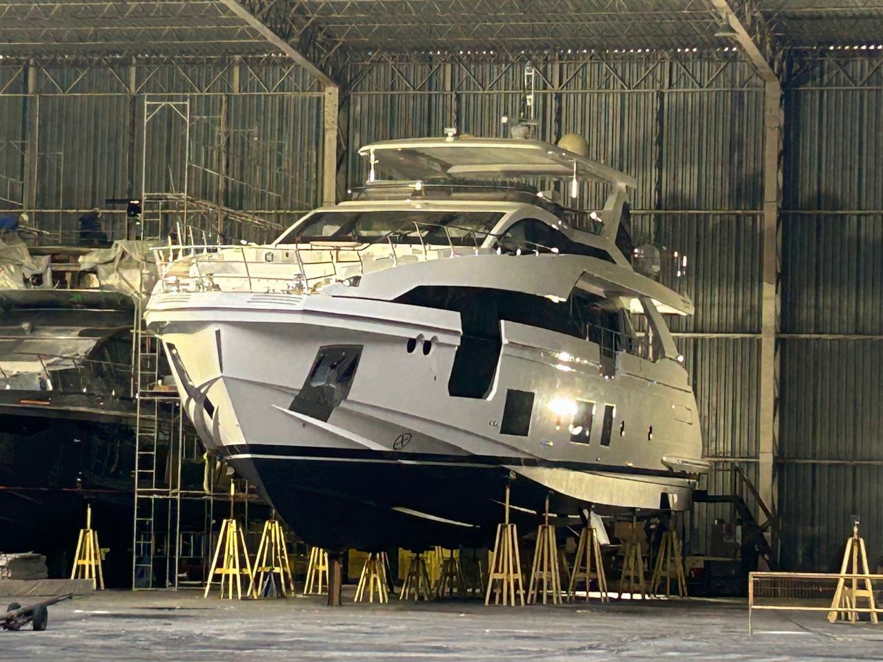 Azimut 27 Metri 2021 www.mareconsult.com.br (4)