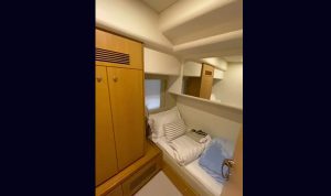 Capa Ferretti 530 2012 seminova A venda www.mareconsult.com (11)