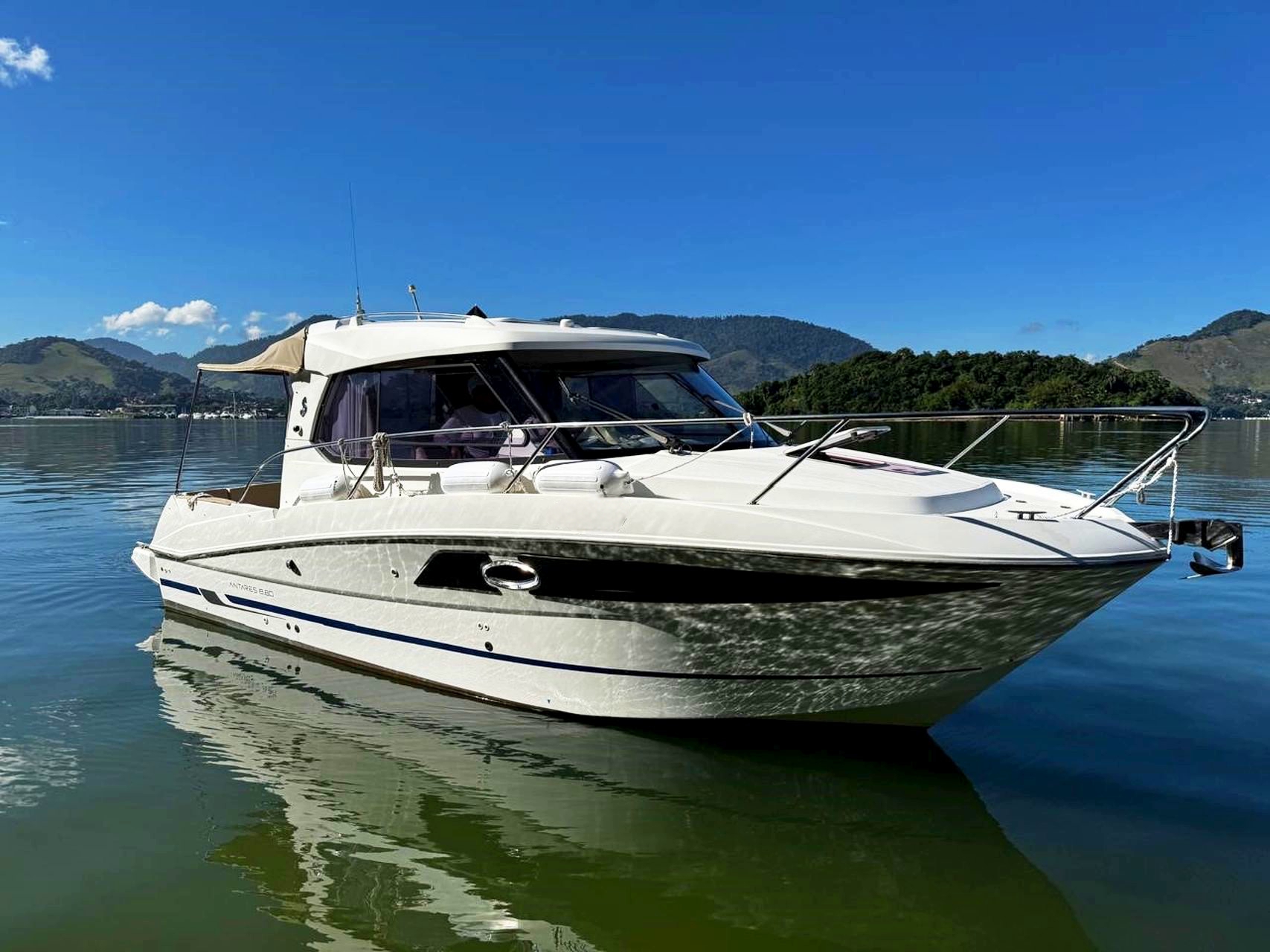 Beneteau Antares 8.8 www.mareconsult.com.br (1)