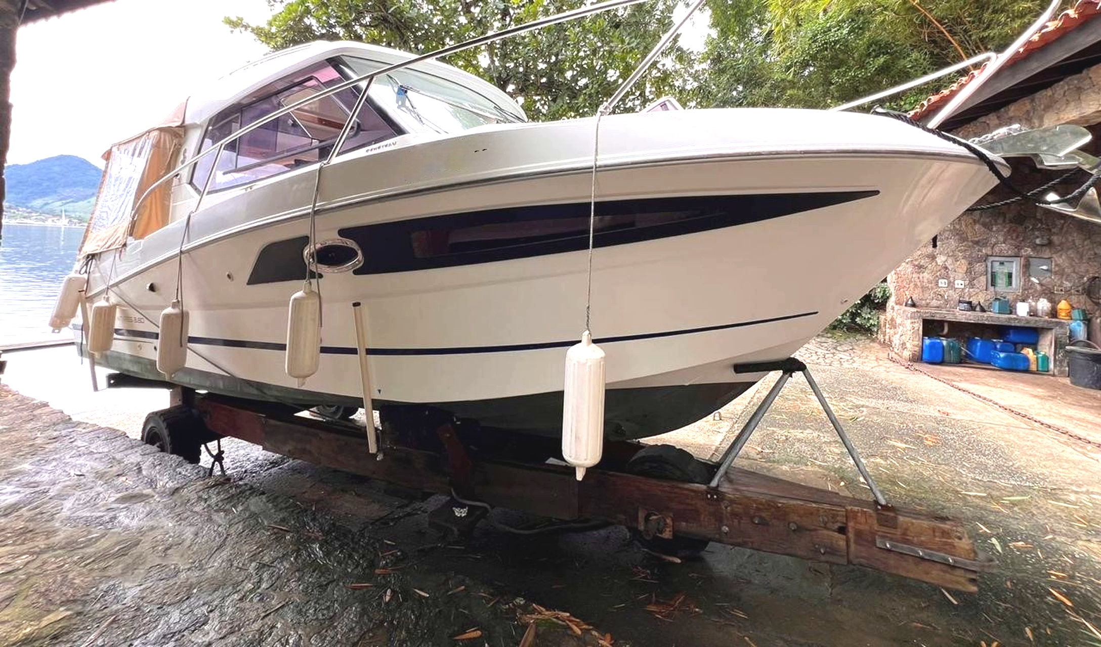 Beneteau Antares 8.8 www.mareconsult.com.br (2)