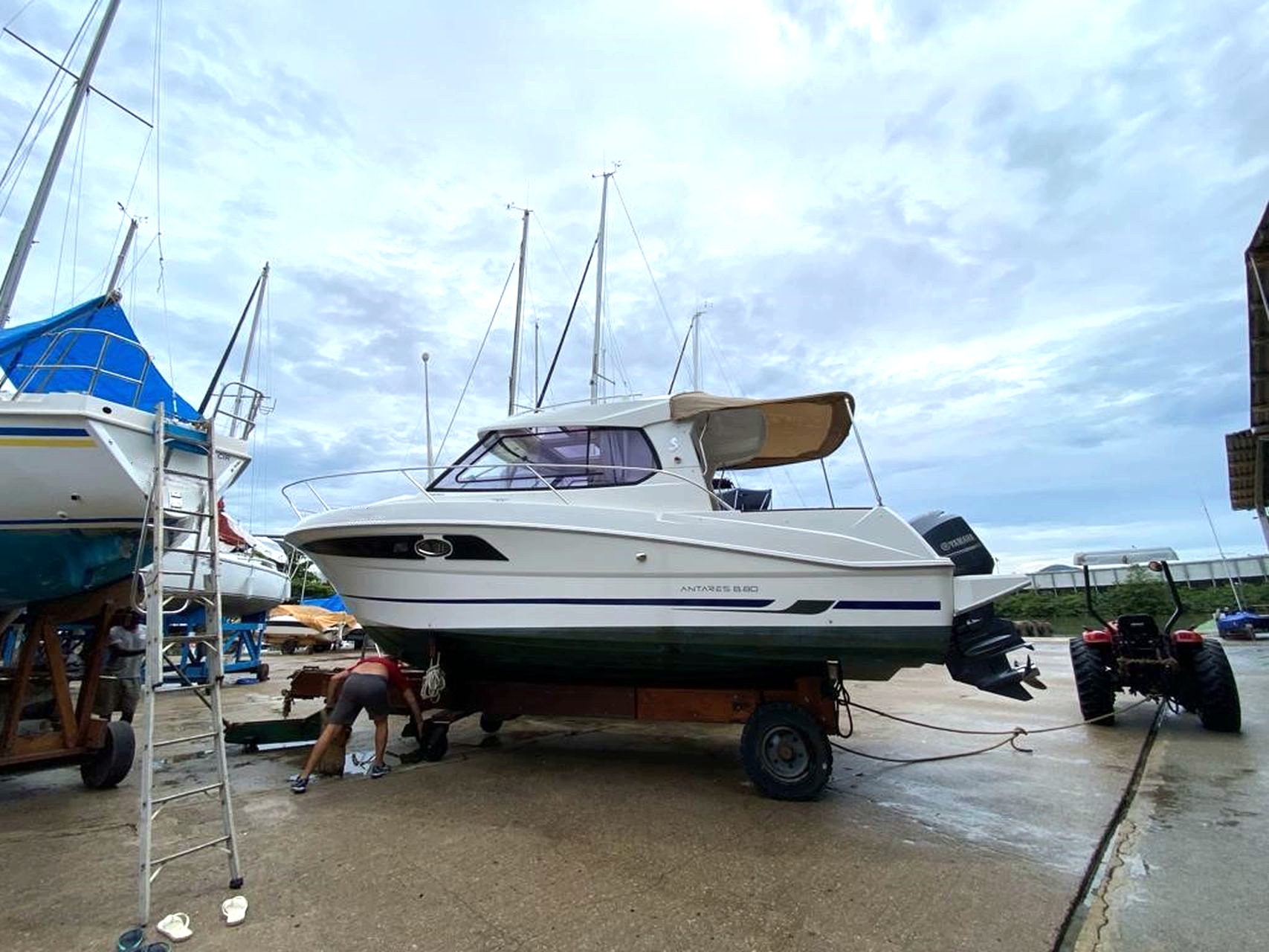 Beneteau Antares 8.8 www.mareconsult.com.br (5)