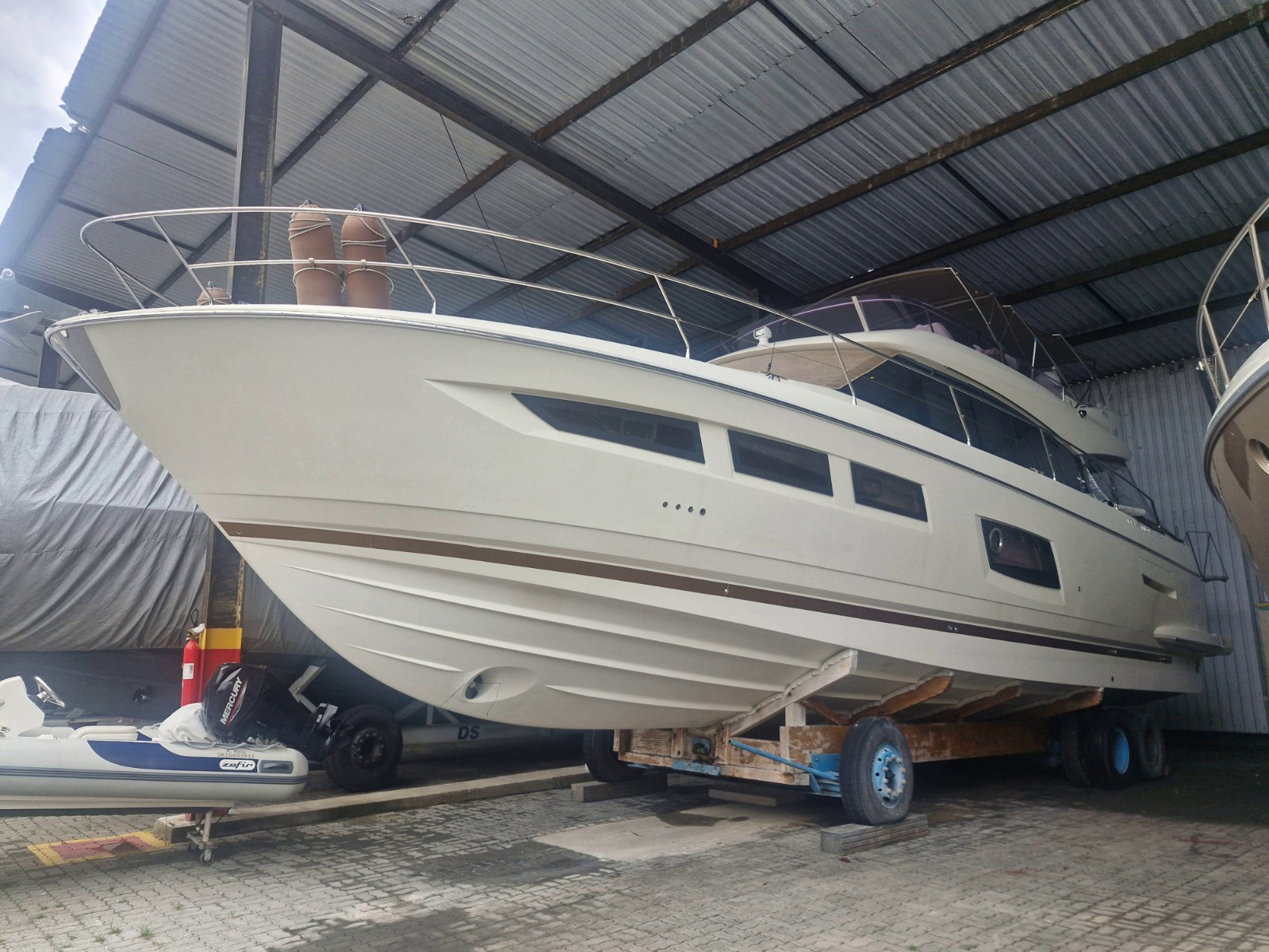 Prestige 550 2013 www.mareconsult.com.br 1 (14)