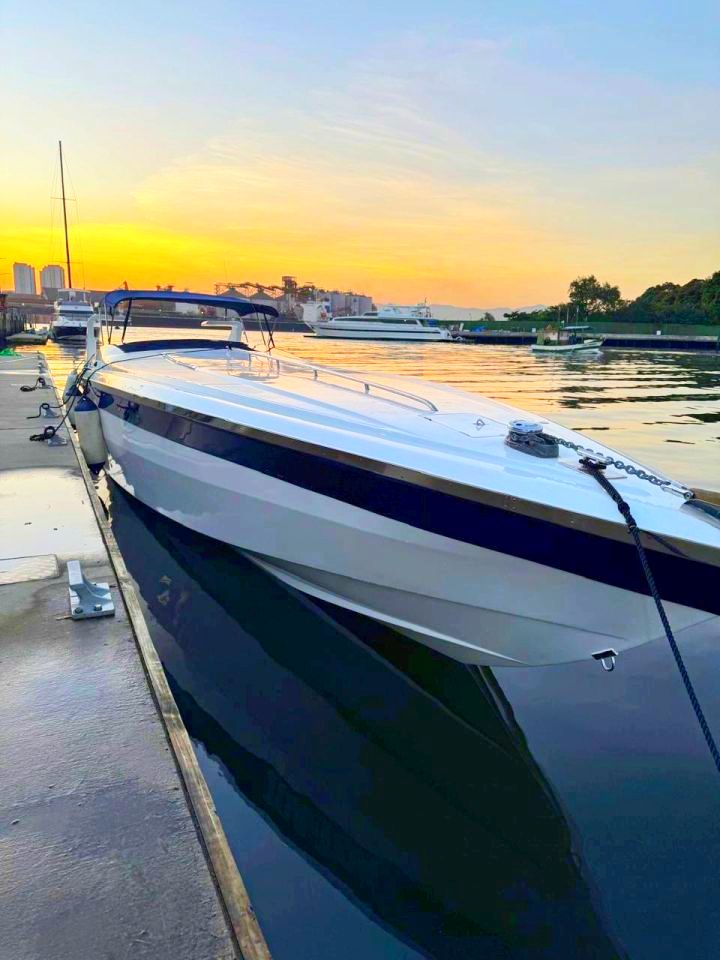 Intermarine Scarab 38 1993 www.mareconsult.com.br (10)