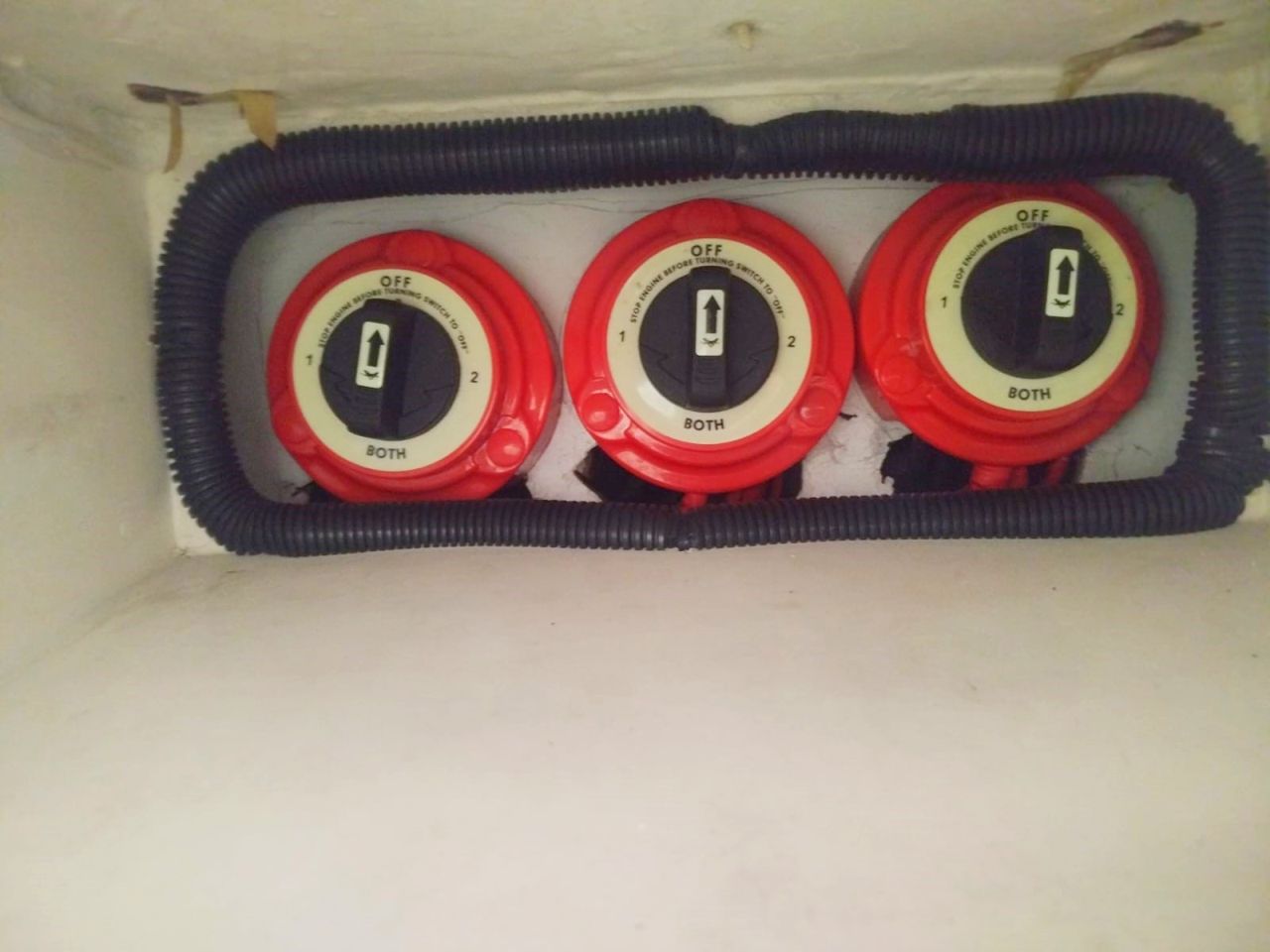 Intermarine Scarab 38 1993 www.mareconsult.com.br (18)a